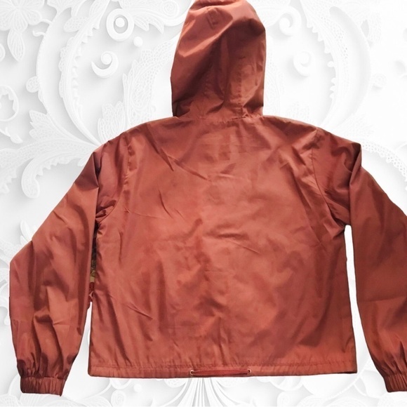 NWOT Elodie Long Sleeve Hooded Windbreaker With Front Pockets in Copper - Picture 5 of 6
